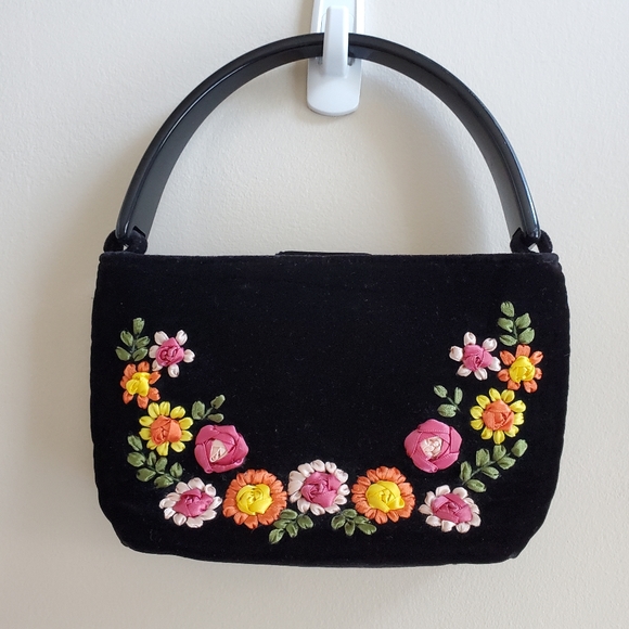 Vintage Talbots Black Velvet handbag Small Floral embroidery Plastic Handle - Picture 4 of 11